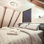 Heart Of Cozy Loft With Fireplace * Tirana