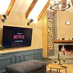 Heart Of Cozy Loft With Fireplace Apartment Tirana