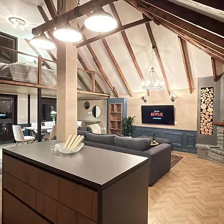 Heart Of Cozy Loft With Fireplace * Tirana