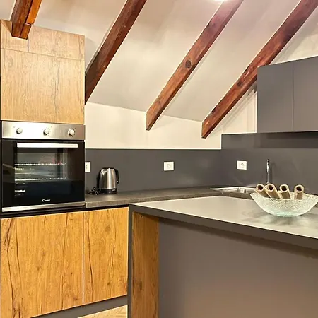 Apartment Heart Of Cozy Loft With Fireplace *