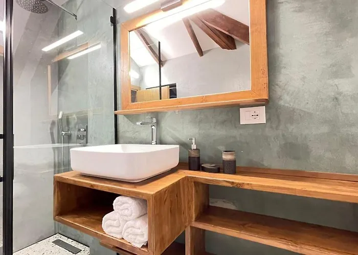 Appartement Heart Of Cozy Loft With Fireplace Tirana