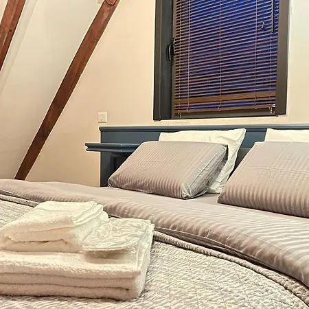 Appartement Heart Of Cozy Loft With Fireplace Tirana