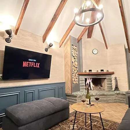 Apartament Heart Of Cozy Loft With Fireplace
