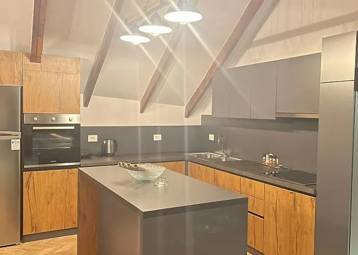 Heart Of Cozy Loft With Fireplace Lejlighed