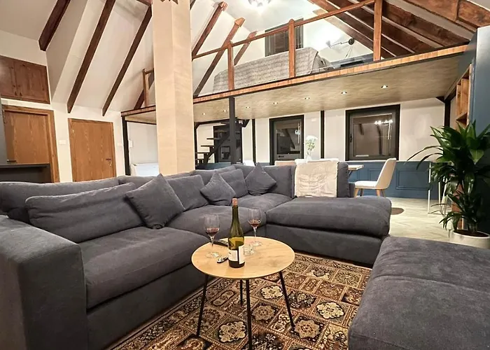 Heart Of Cozy Loft With Fireplace Lejlighed